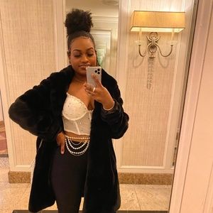 Meet your Posher ➡️ It’s Rae ☀️